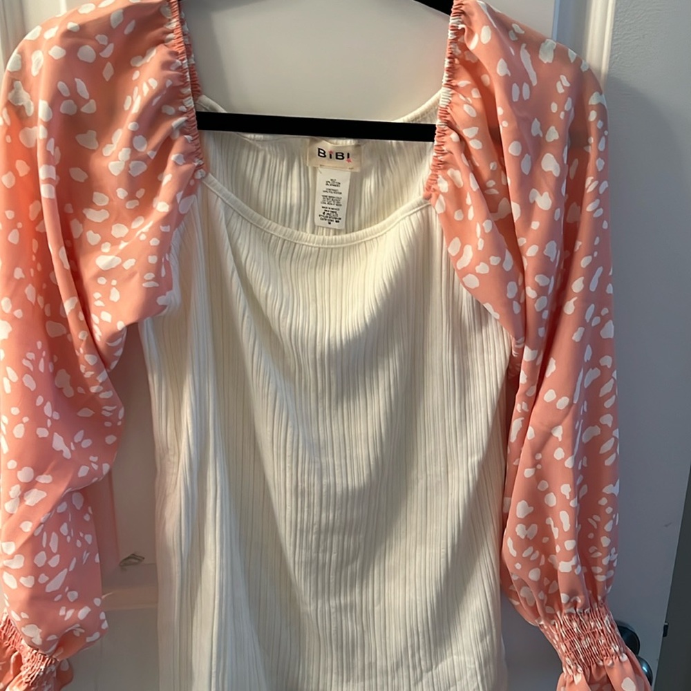 BiBi Rib Knit Leopard Shirring Sleeve and Square Knit Top